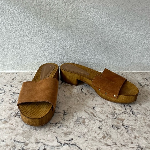 Seychelles Brown Mules with Wooden Platform - Picture 3 of 7